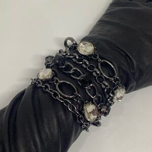 Elegant Black Stones Glass Chain Bracelet Size 7.5”